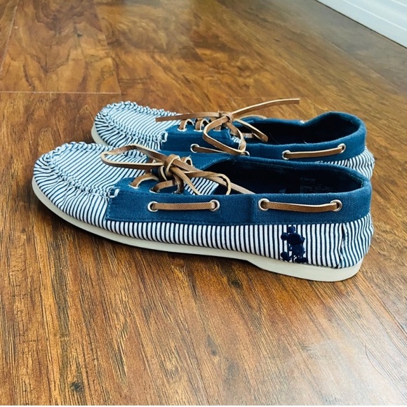 Striped slip on Disney boat shoes featuring Mickey Mouse - women size 5 - Picture 2 of 4